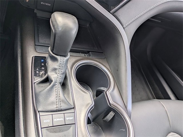 Used 2024 Toyota Camry SE image 19