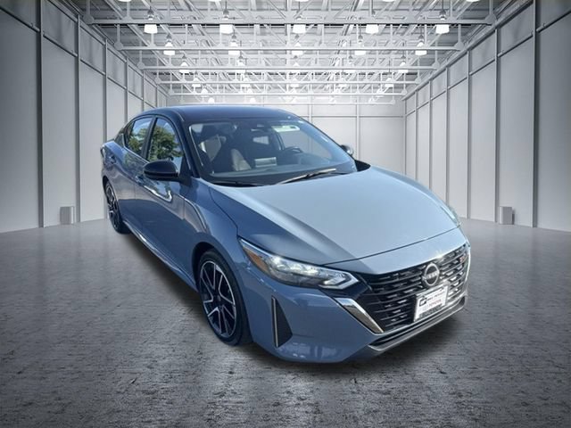 Used 2025 Nissan Sentra SR FWD image 7