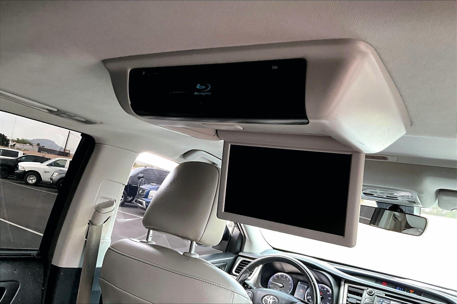 Used 2017 Toyota Highlander Limited w/ Carpet Mat Package FWD image 23