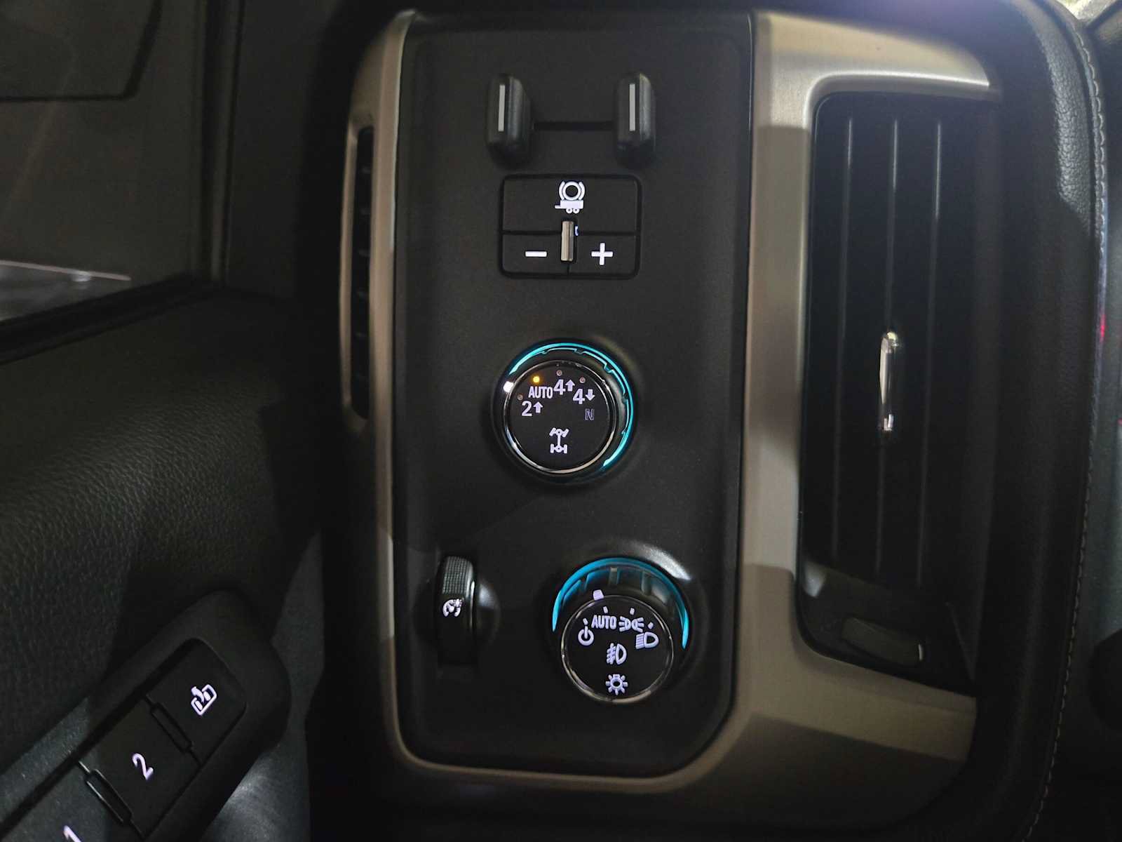 Used 2017 GMC Sierra 1500 Denali w/ Denali Ultimate Package AWD/4WD image 35