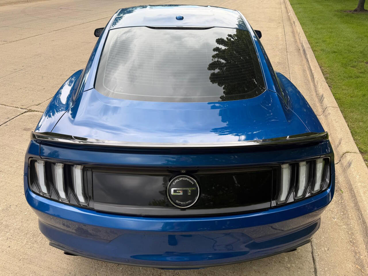 Used 2017 Ford Mustang GT Premium RWD image 6