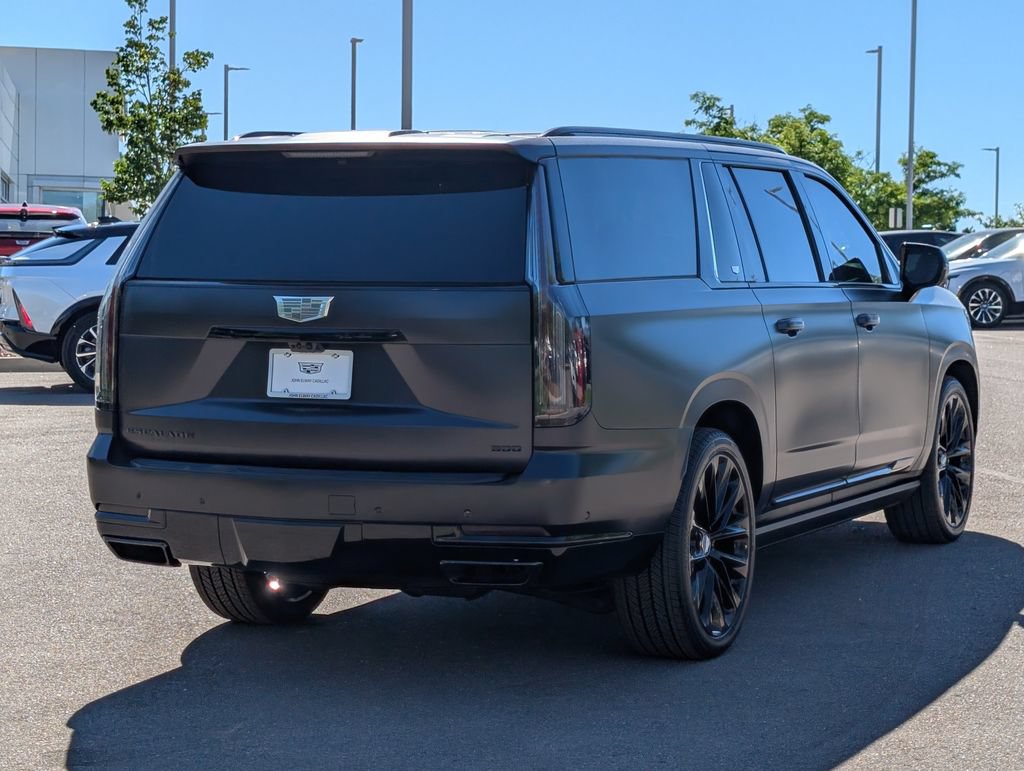 Certified 2026 Cadillac Escalade ESV Platinum Sport w/ LPO, ONYX Package AWD/4WD image 5