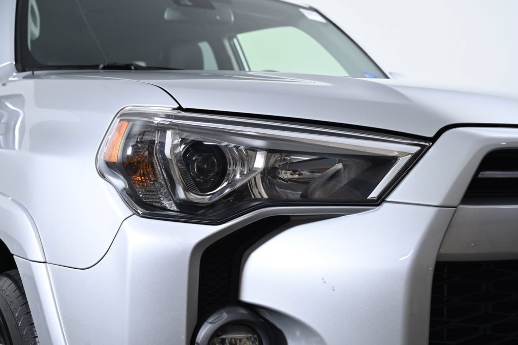 Used 2023 Toyota 4Runner SR5 AWD/4WD image 12