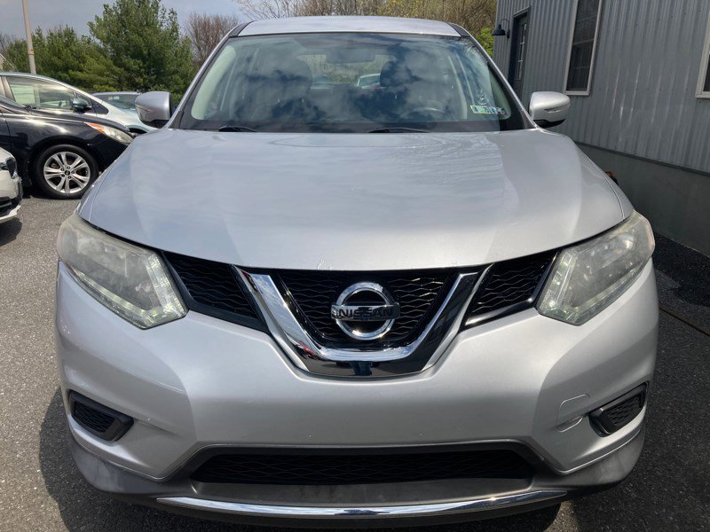 Used 2015 Nissan Rogue S image 2