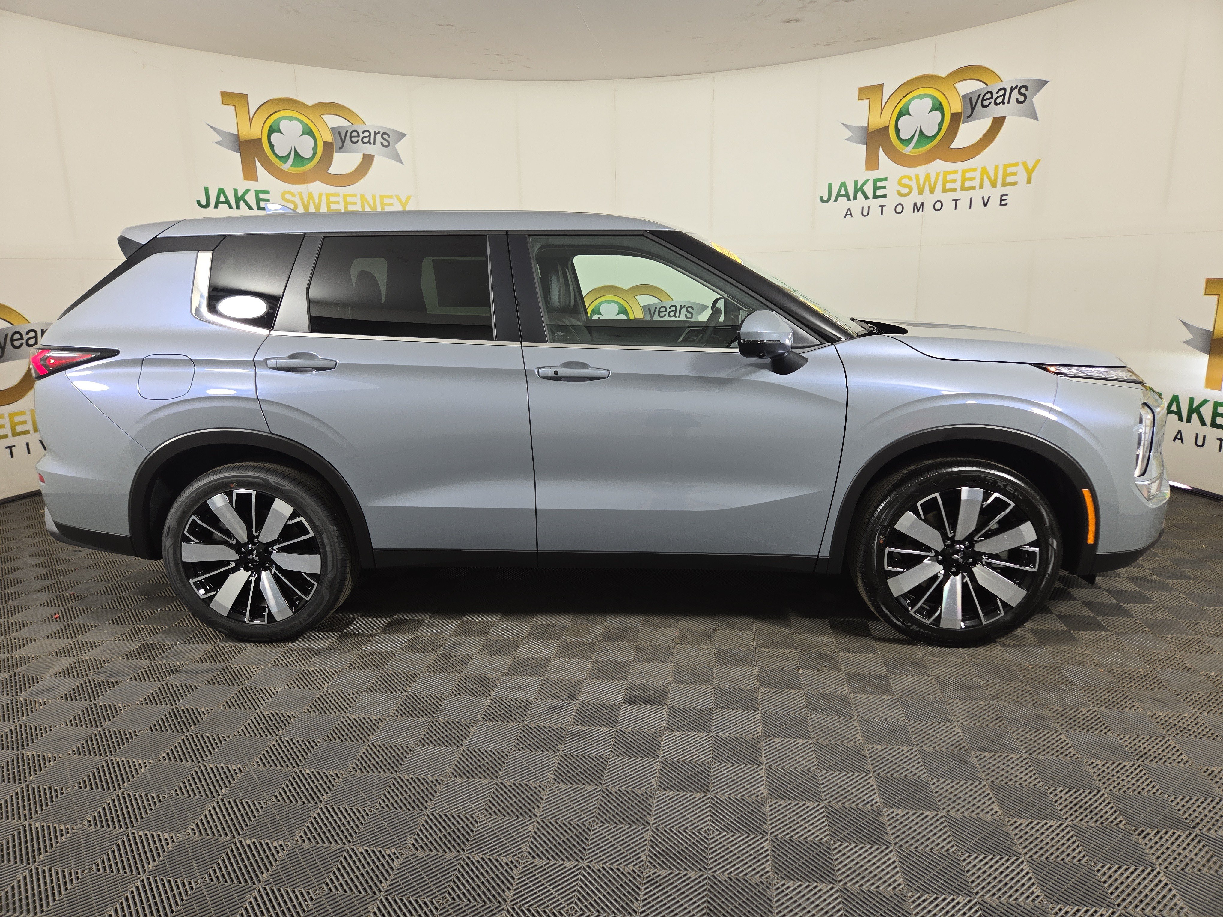 New 2026 Mitsubishi Outlander SE FWD image 8