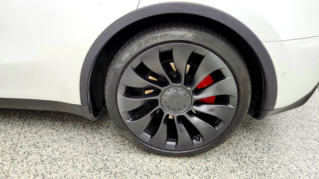 Used 2022 Tesla Model Y Performance AWD/4WD image 9