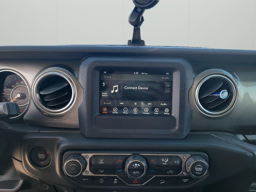 Used 2020 Jeep Wrangler Unlimited Sahara image 18