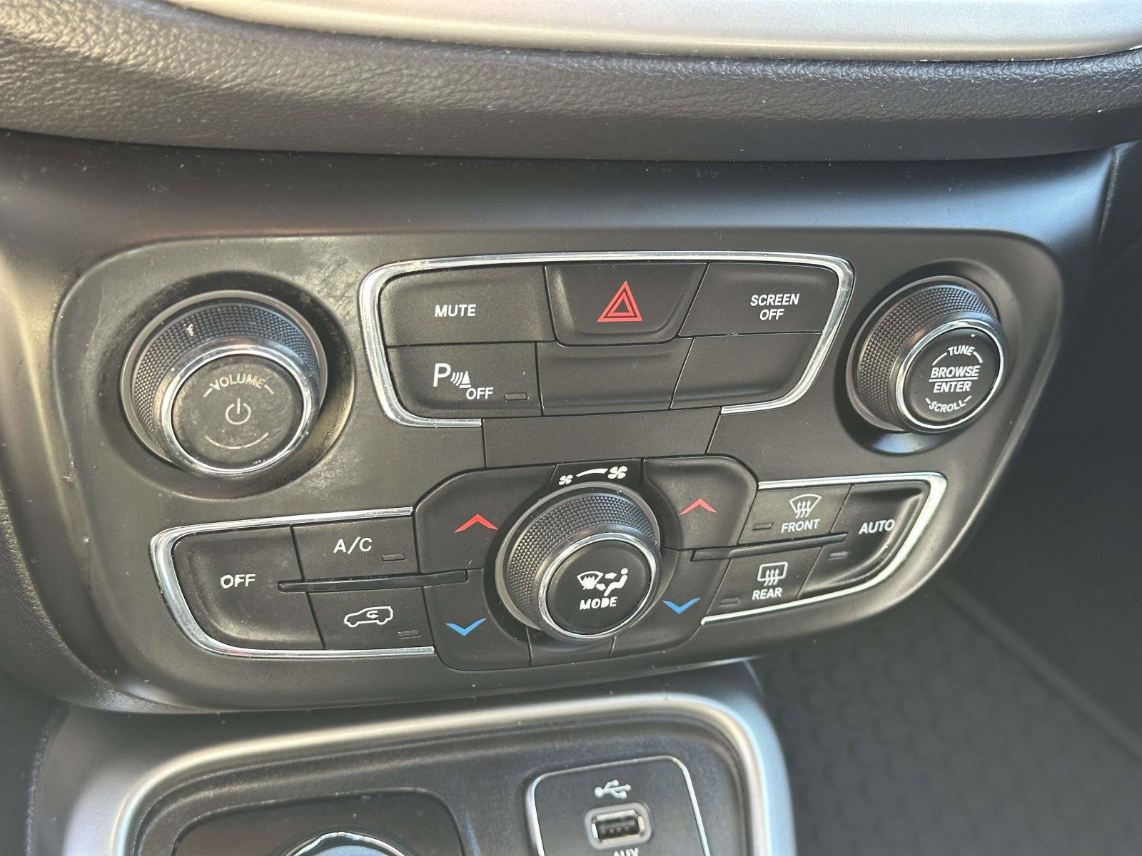 Used 2018 Jeep Compass Latitude w/ Popular Equipment Group image 31