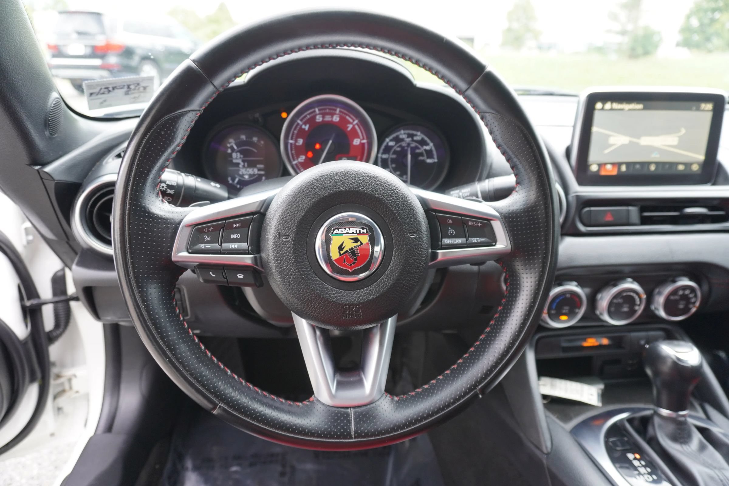 Used 2018 FIAT 124 Spider Abarth w/ Convenience Group RWD image 18