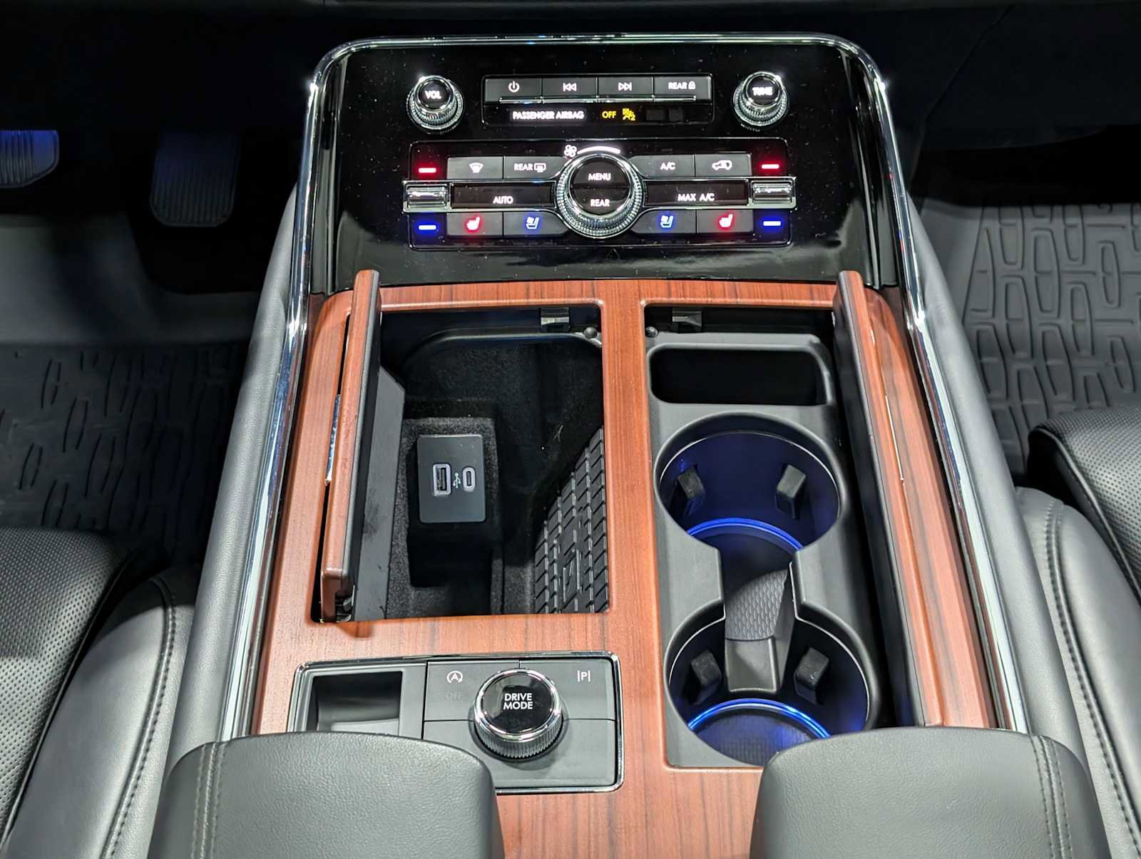 Certified 2023 Lincoln Navigator Reserve AWD/4WD image 21