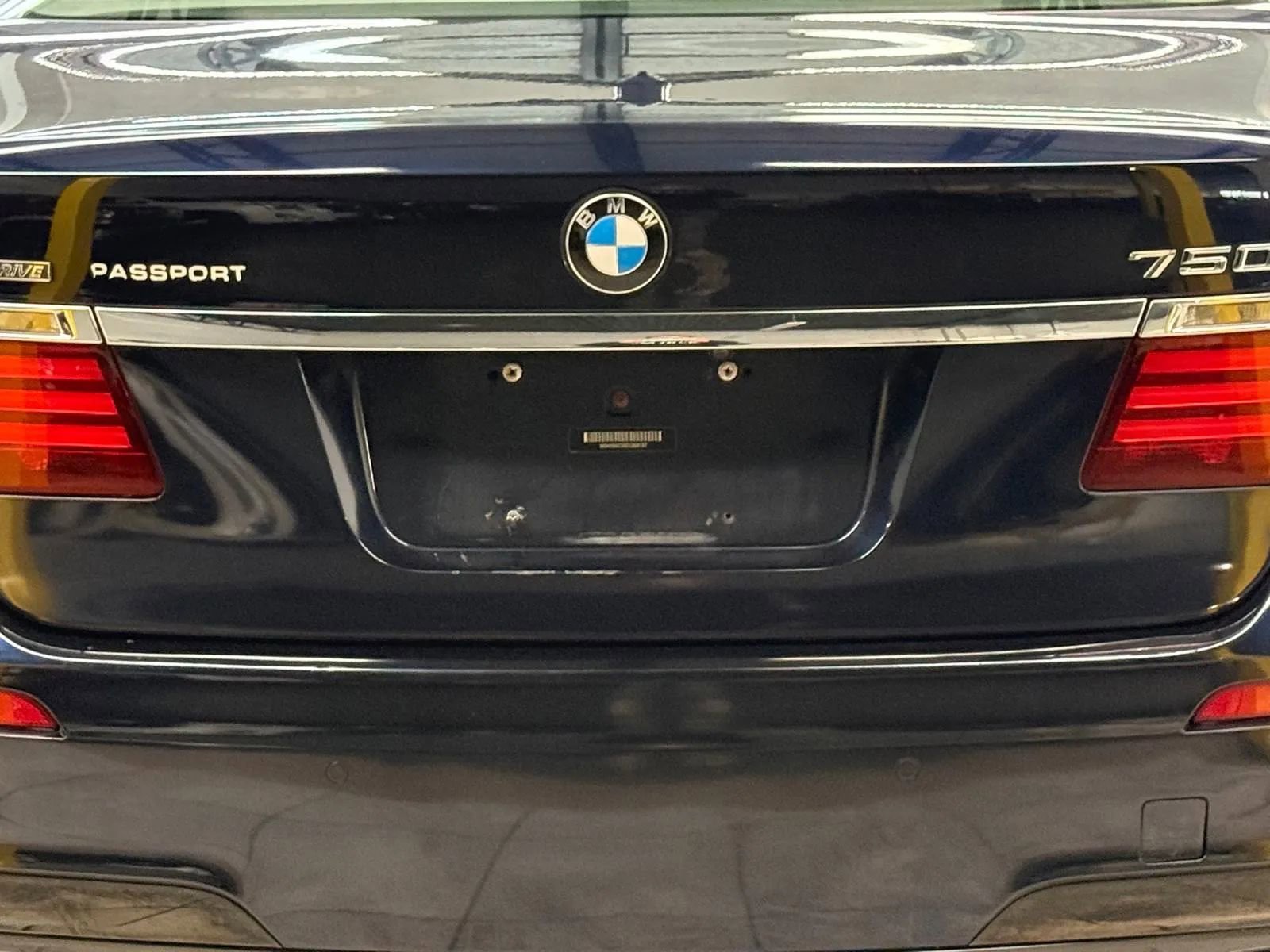 Used 2013 BMW 750i xDrive image 11