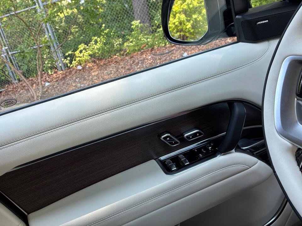 New 2026 Land Rover Range Rover Long Wheelbase SE AWD/4WD image 32