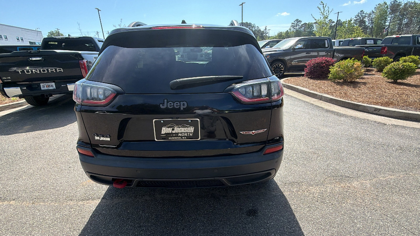Used 2019 Jeep Cherokee Trailhawk image 9
