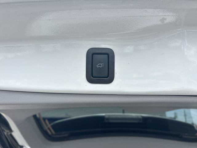 Used 2019 Toyota Highlander XLE FWD image 33