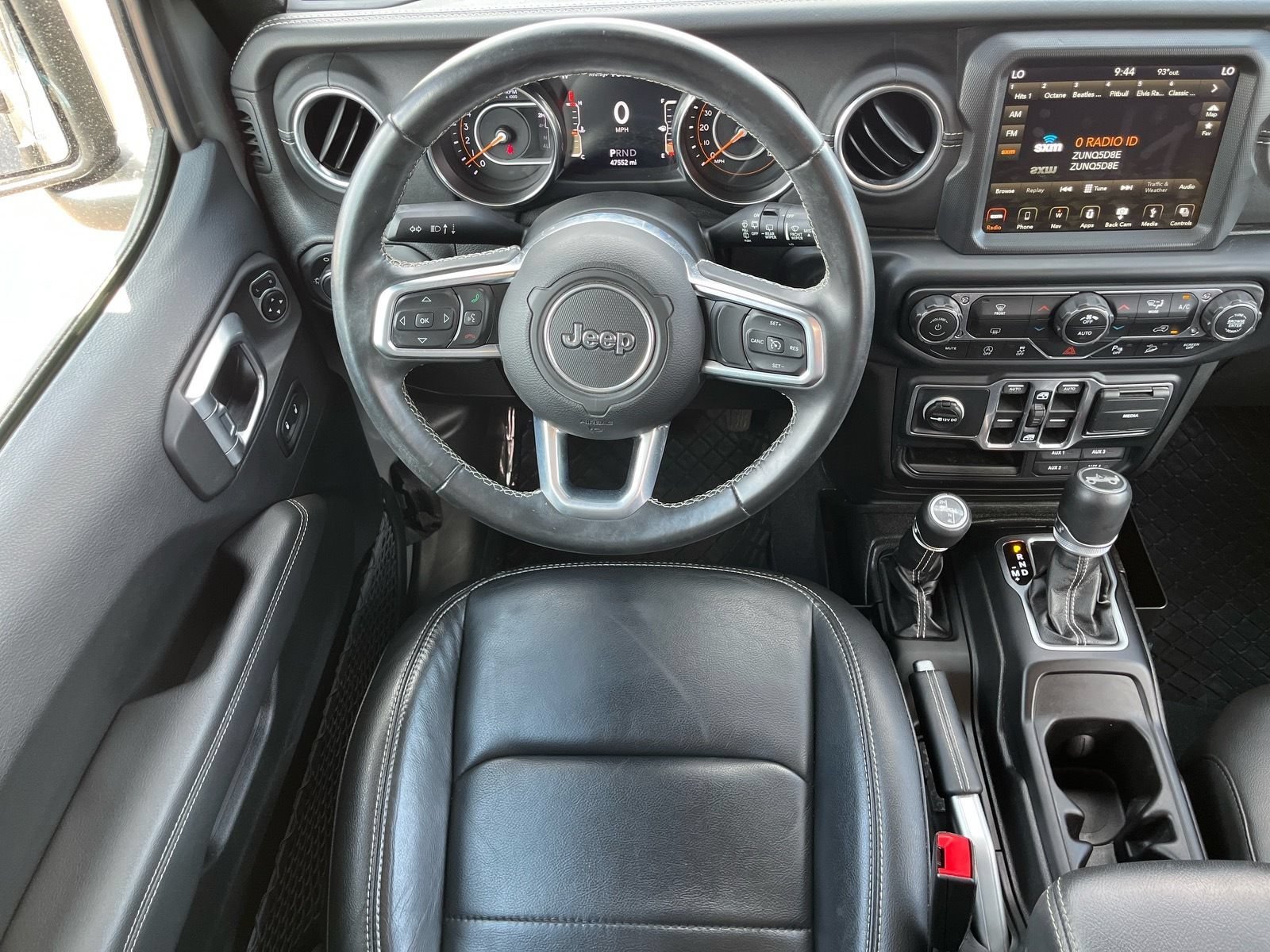 Used 2019 Jeep Wrangler Unlimited Sahara AWD/4WD image 13