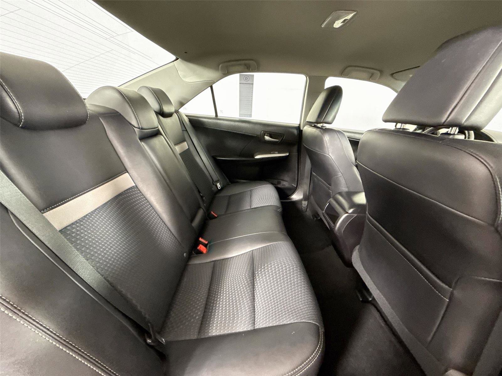 Used 2014 Toyota Camry SE w/ Fleet Convenience Package FWD image 36