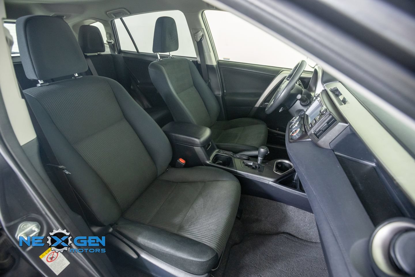 Used 2016 Toyota RAV4 LE FWD image 41