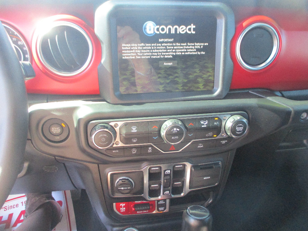 Used 2023 Jeep Gladiator Rubicon w/ Trailer Tow Package AWD/4WD image 5