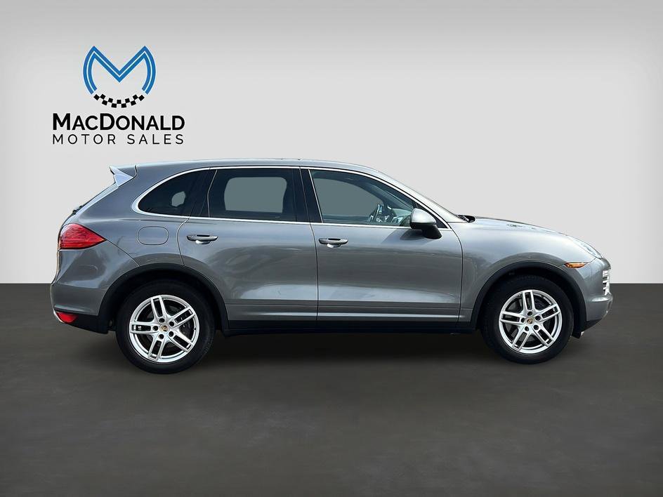Used 2014 Porsche Cayenne Platinum Edition AWD/4WD image 8