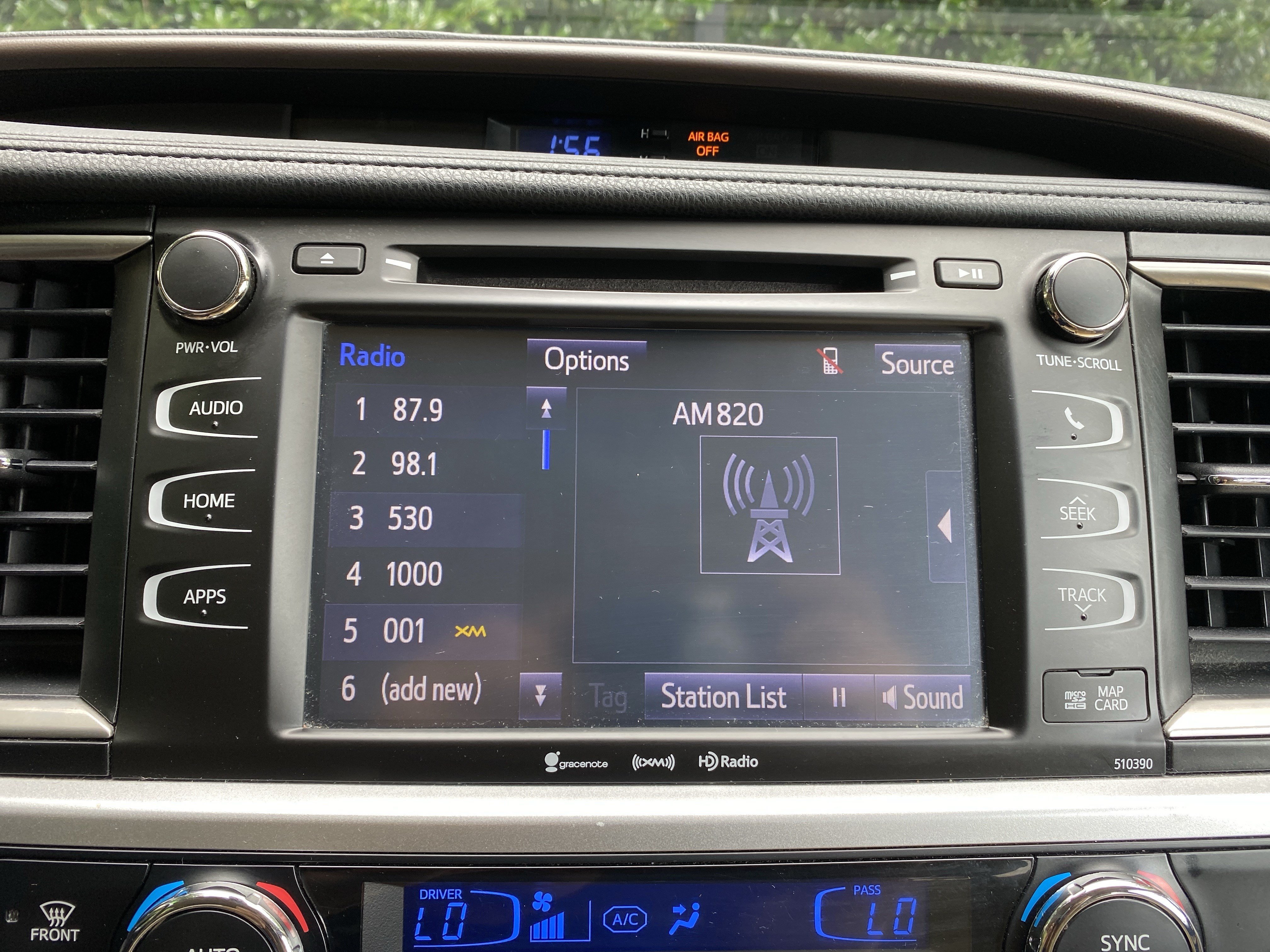 Used 2019 Toyota Highlander XLE FWD image 25