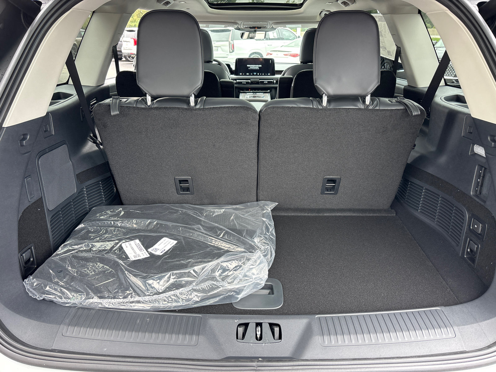 New 2027 Lincoln Aviator Reserve AWD/4WD image 9