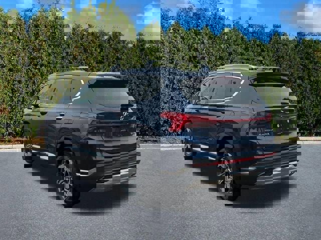 Used 2023 Hyundai Santa Fe SEL w/ Premium Package image 6