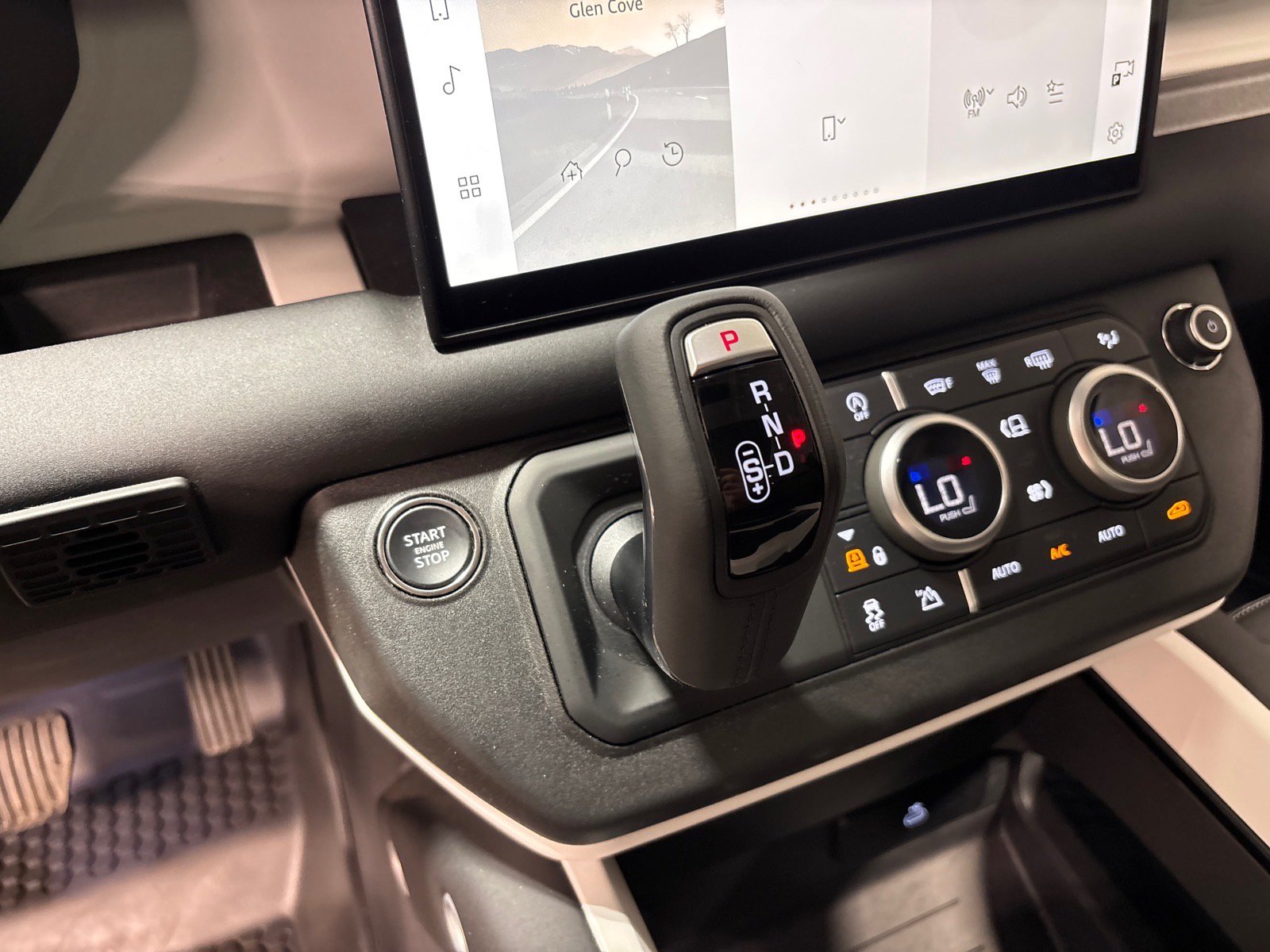 New 2025 Land Rover Defender 110 S AWD/4WD image 16