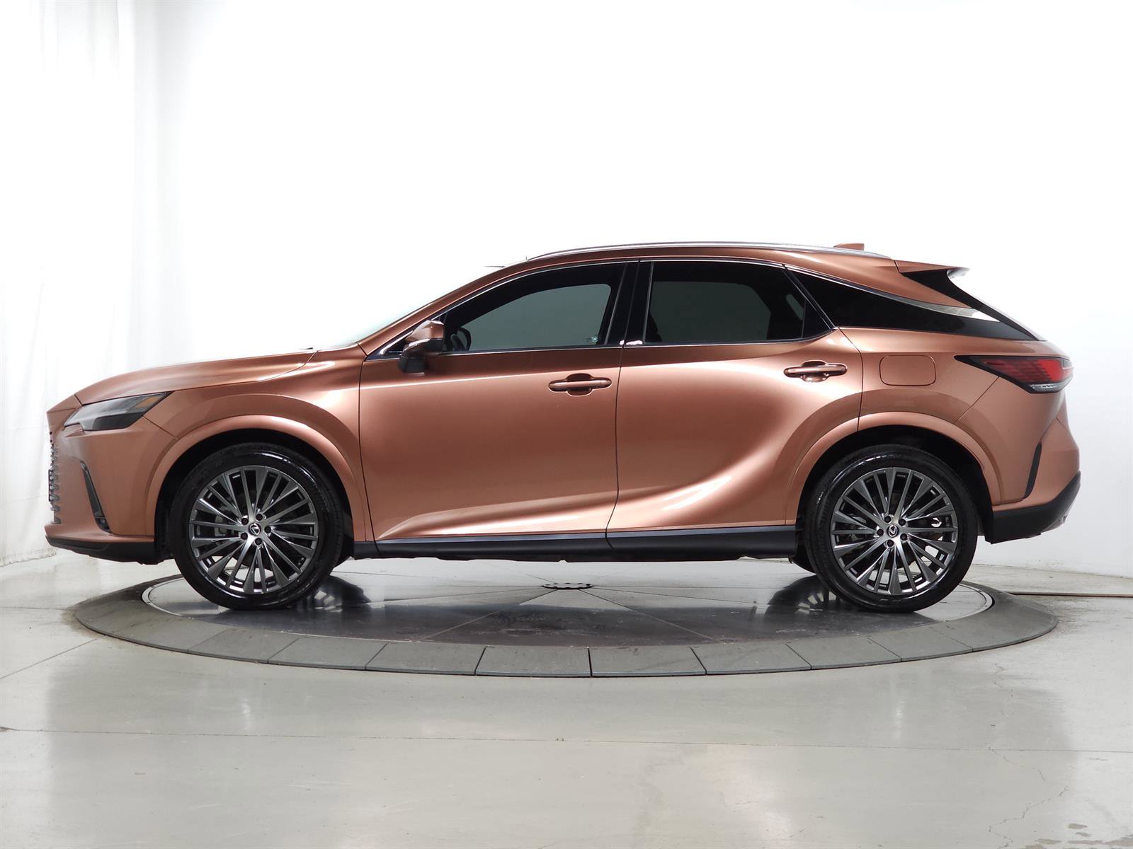 Certified 2023 Lexus RX 350 w/ Accessory Package (Z1) image 5