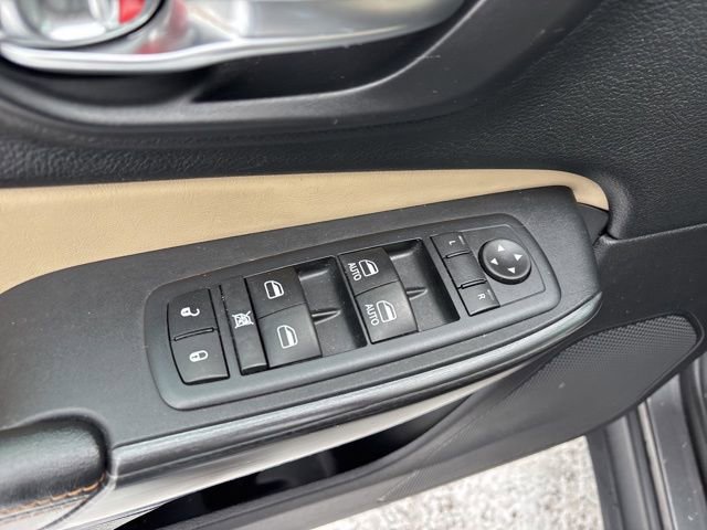 Used 2017 Jeep Cherokee Limited image 13