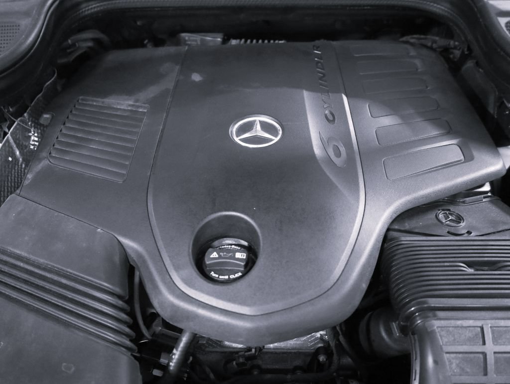 Used 2023 Mercedes-Benz GLS 450 4MATIC w/ AMG Line Exterior image 99