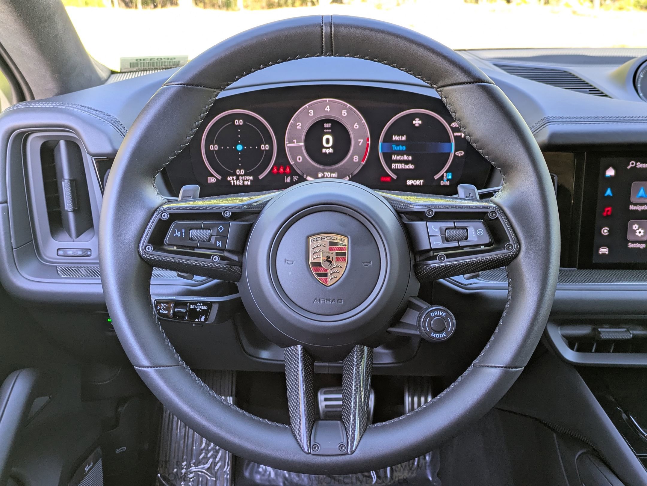 Used 2025 Porsche Cayenne GTS AWD/4WD image 17