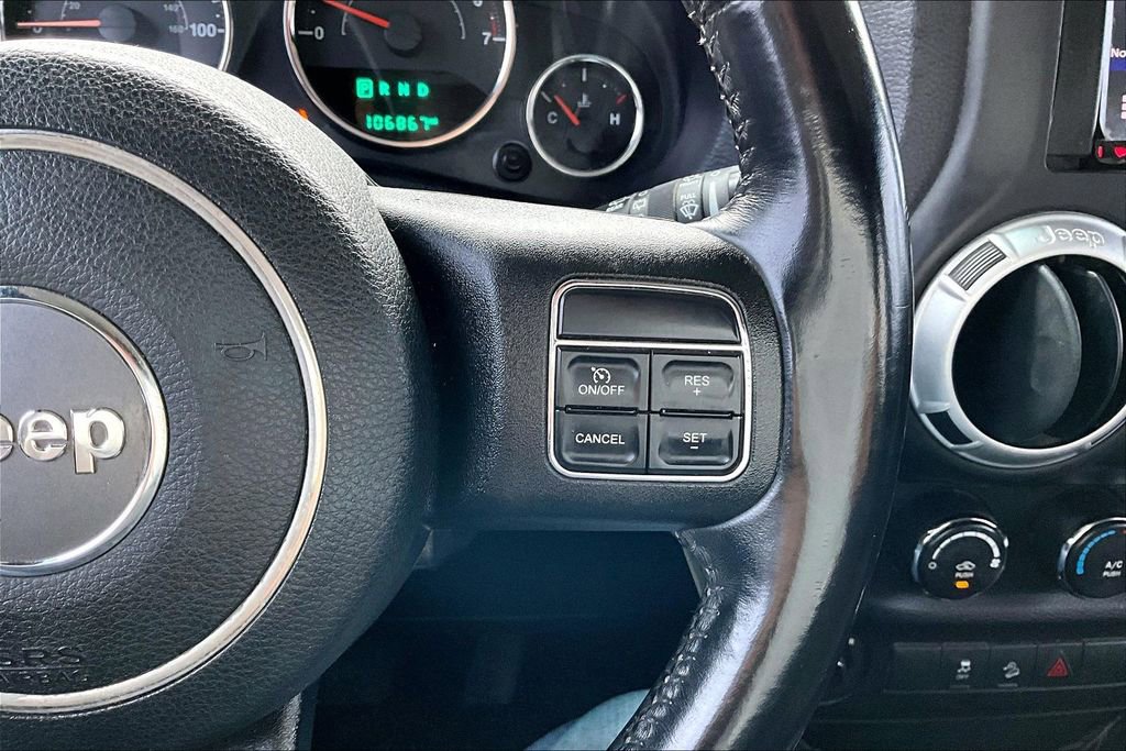 Used 2016 Jeep Wrangler Unlimited Sahara w/ Connectivity Group image 12