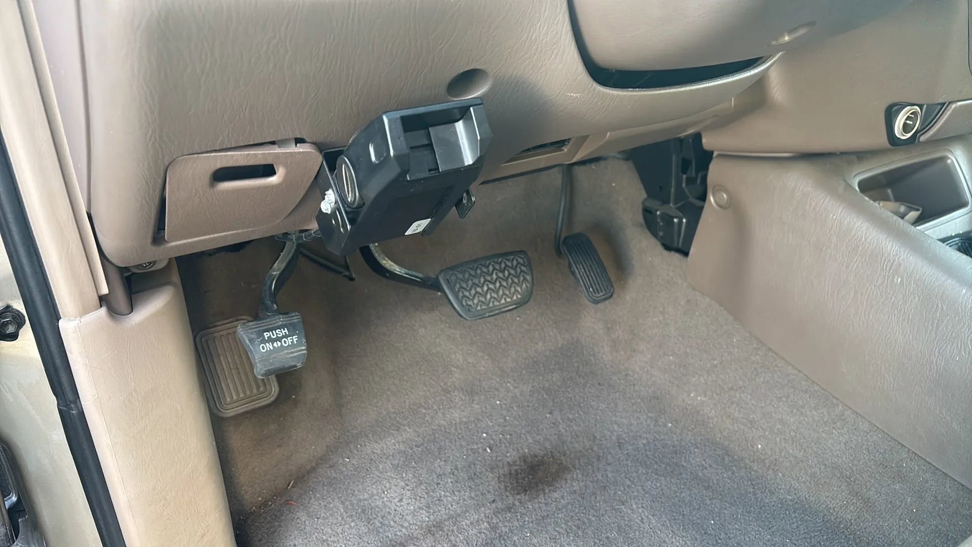 Used 2002 Toyota Sequoia SR5 image 36