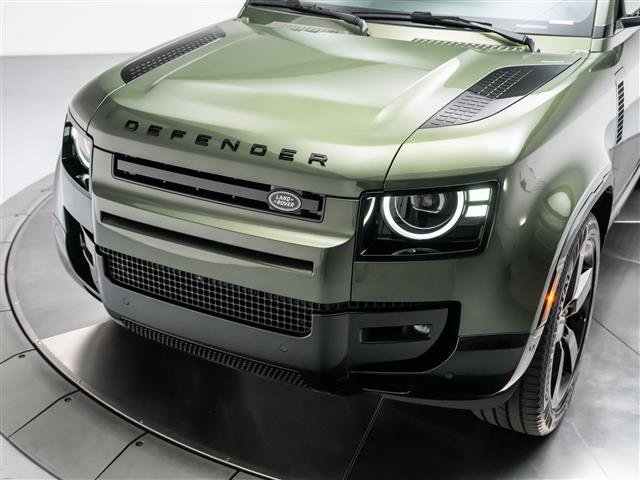 New 2026 Land Rover Defender 110 X-Dynamic SE AWD/4WD image 9