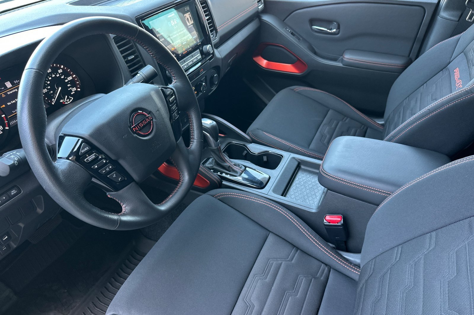 Used 2024 Nissan Frontier PRO-4X w/ Technology Package AWD/4WD image 9