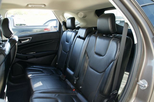 Used 2019 Ford Edge Titanium image 27