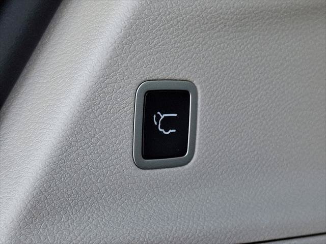 Certified 2023 Chrysler Pacifica Touring-L FWD image 30