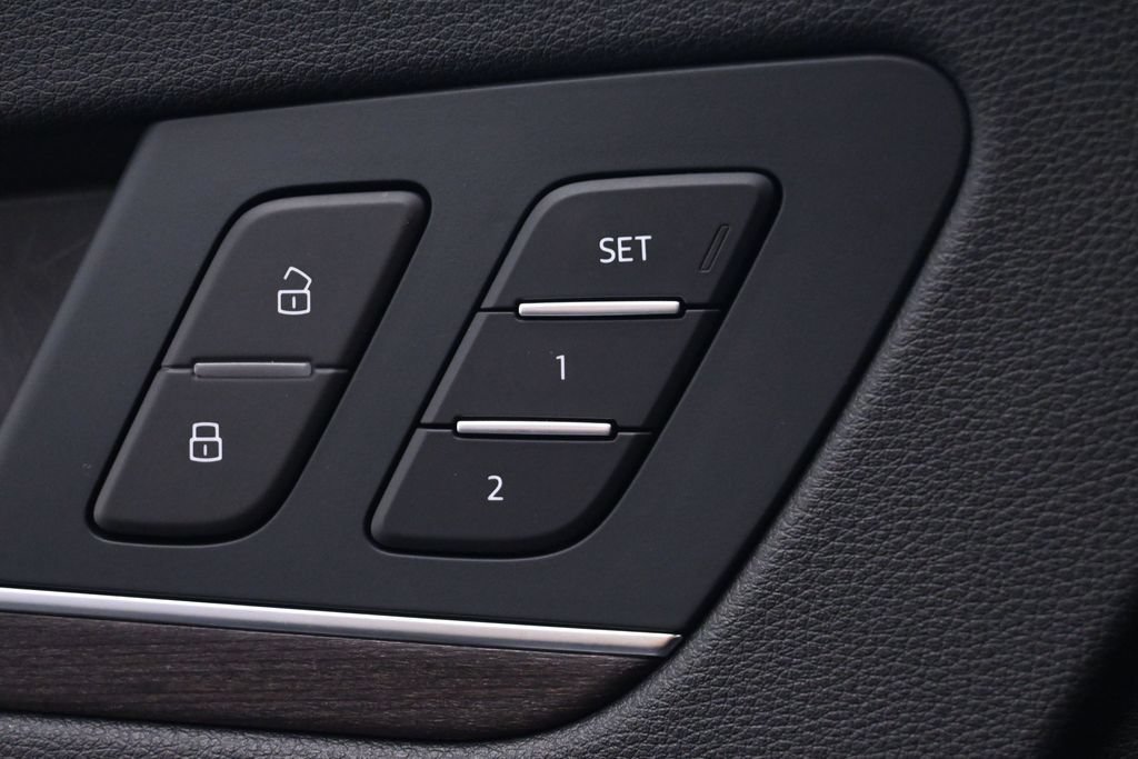 Used 2021 Audi Q5 e Premium Plus w/ Premium Plus Package AWD/4WD image 42