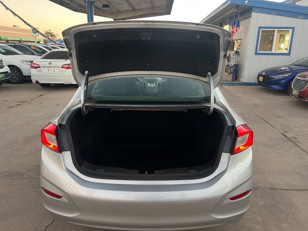 Used 2018 Chevrolet Cruze LS FWD image 7