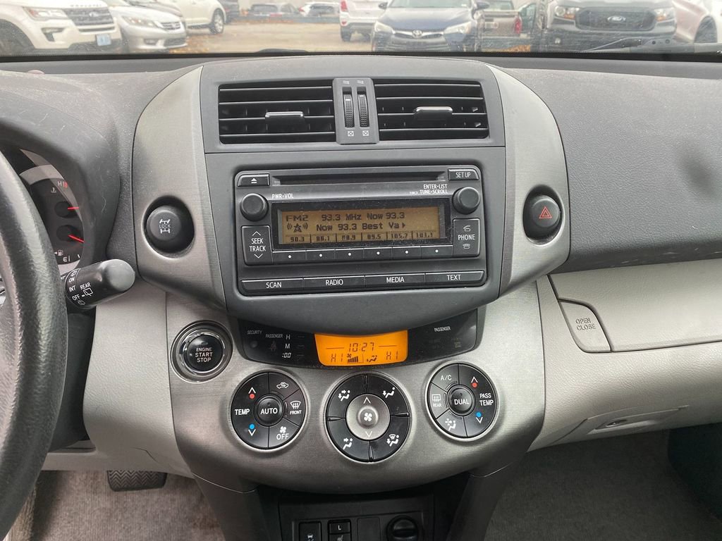 Used 2012 Toyota RAV4 Limited image 18