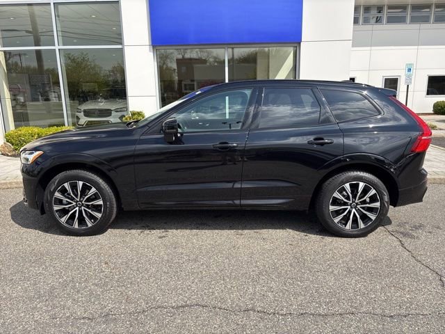 Used 2025 Volvo XC60 B5 Plus AWD/4WD image 2