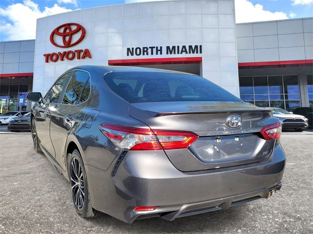 Used 2018 Toyota Camry SE image 3