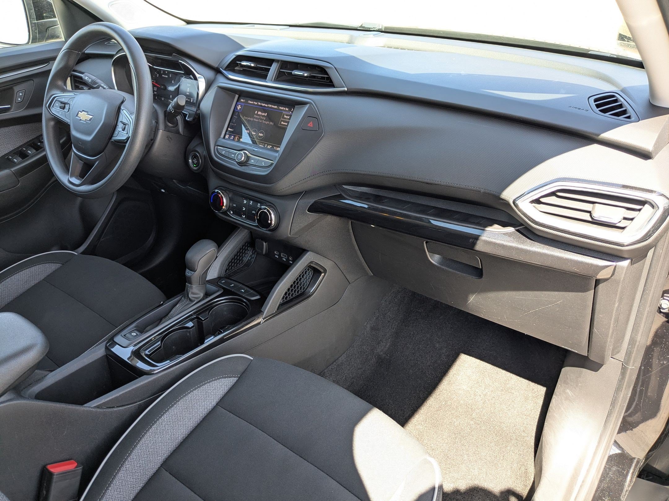 Used 2023 Chevrolet TrailBlazer LT FWD image 28
