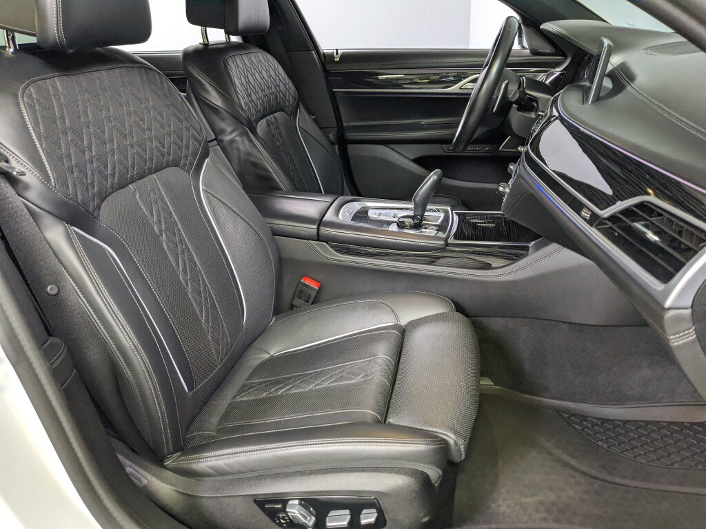 Used 2022 BMW 750i xDrive w/ Executive Package AWD/4WD image 31