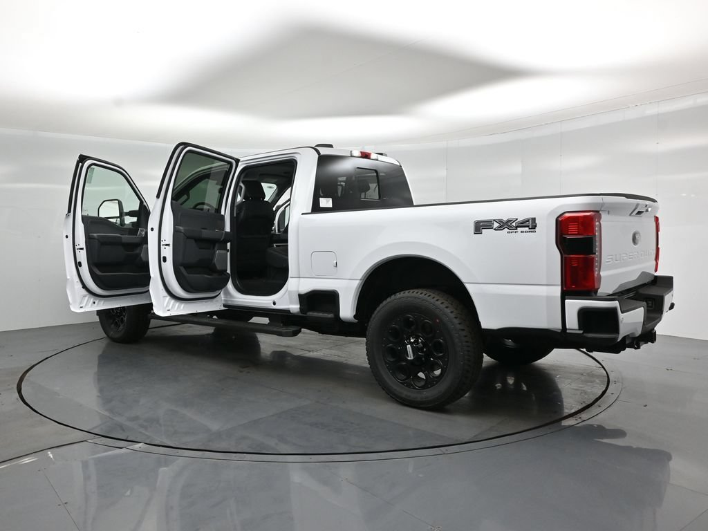 New 2026 Ford F250 Lariat w/ Black Appearance Package AWD/4WD image 34