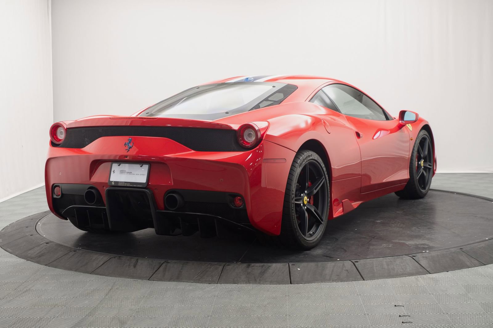 Used 2015 Ferrari 458 Speciale Coupe RWD image 3