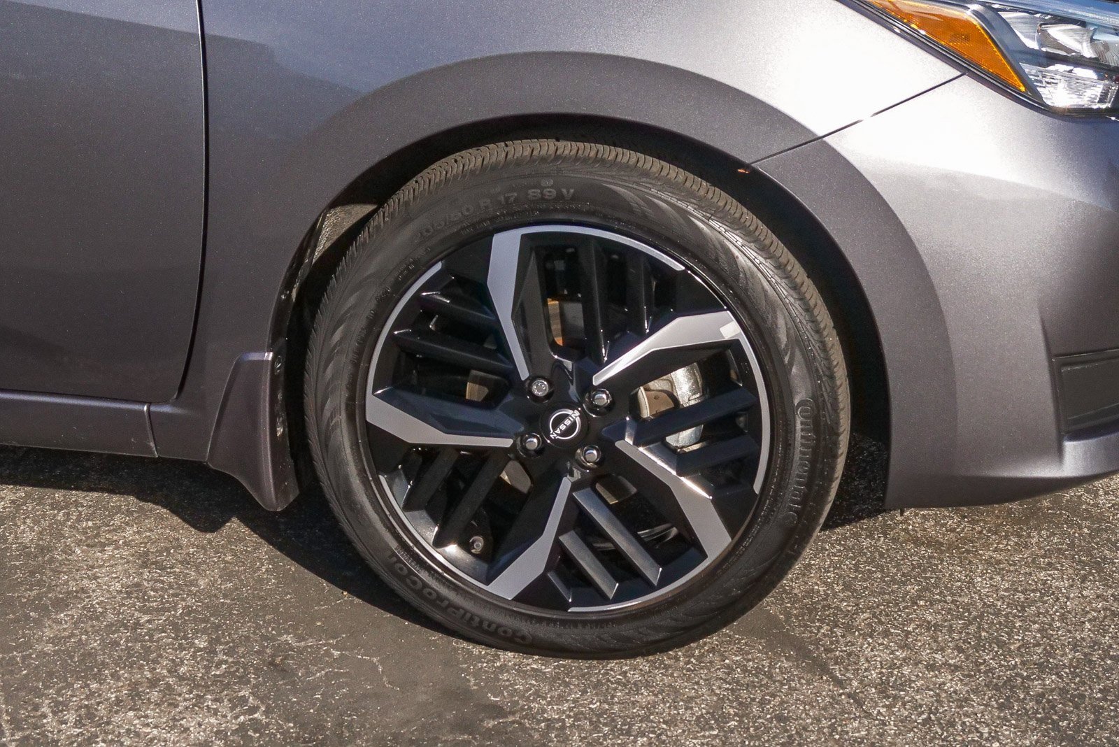 Used 2024 Nissan Versa SR w/ Trunk Package image 5