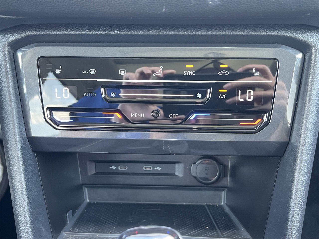 Used 2023 Volkswagen Tiguan SE image 6