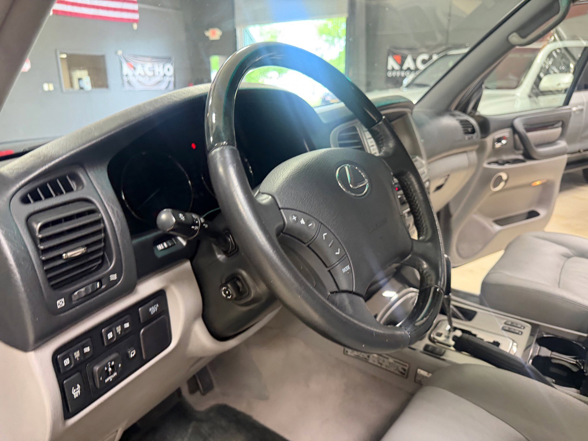 Used 2007 Lexus LX 470 4WD image 26