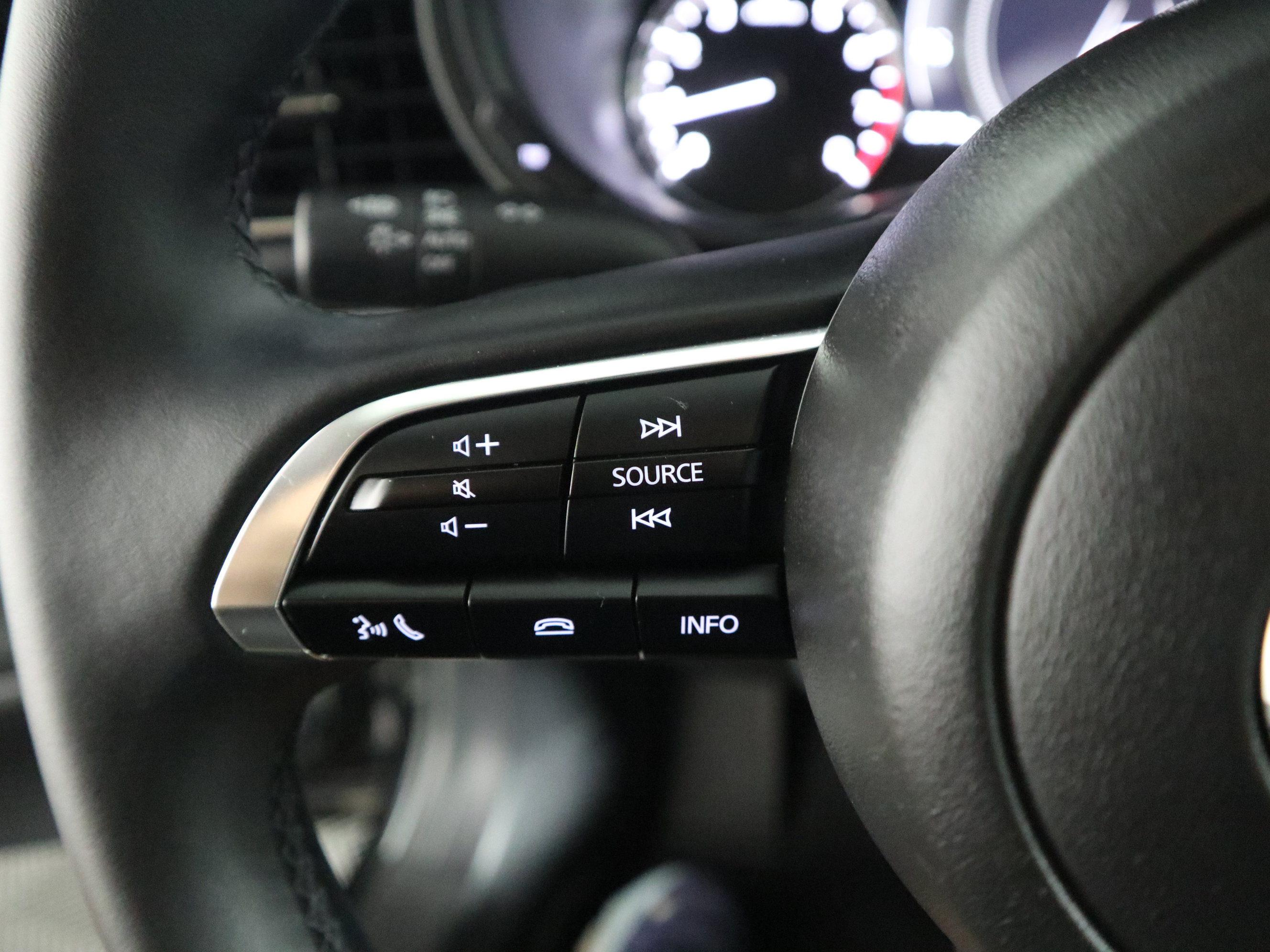 Certified 2025 MAZDA CX-30 AWD 2.5 S w/ Premium Package image 28